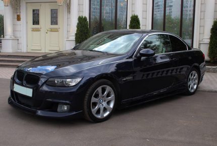 BMW 320d Cabrio синего цвета